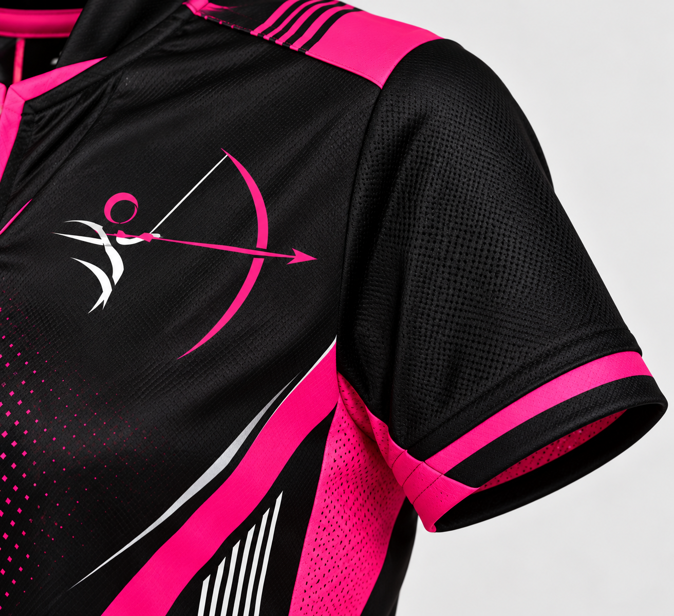 Dettaglio maglia sportiva da tiro con l’arco
